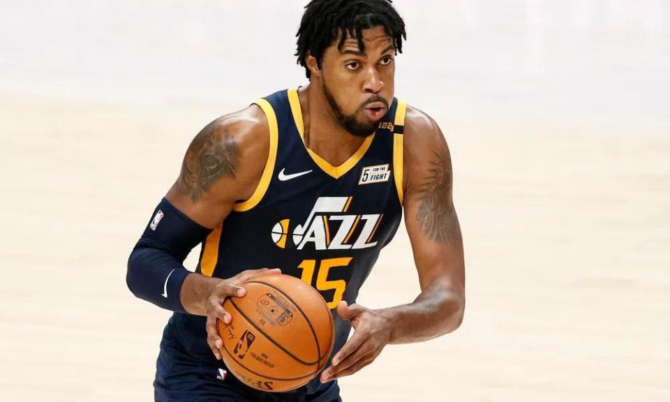 尼克斯血洗湖人B队，费沃斯送出助攻的简单介绍