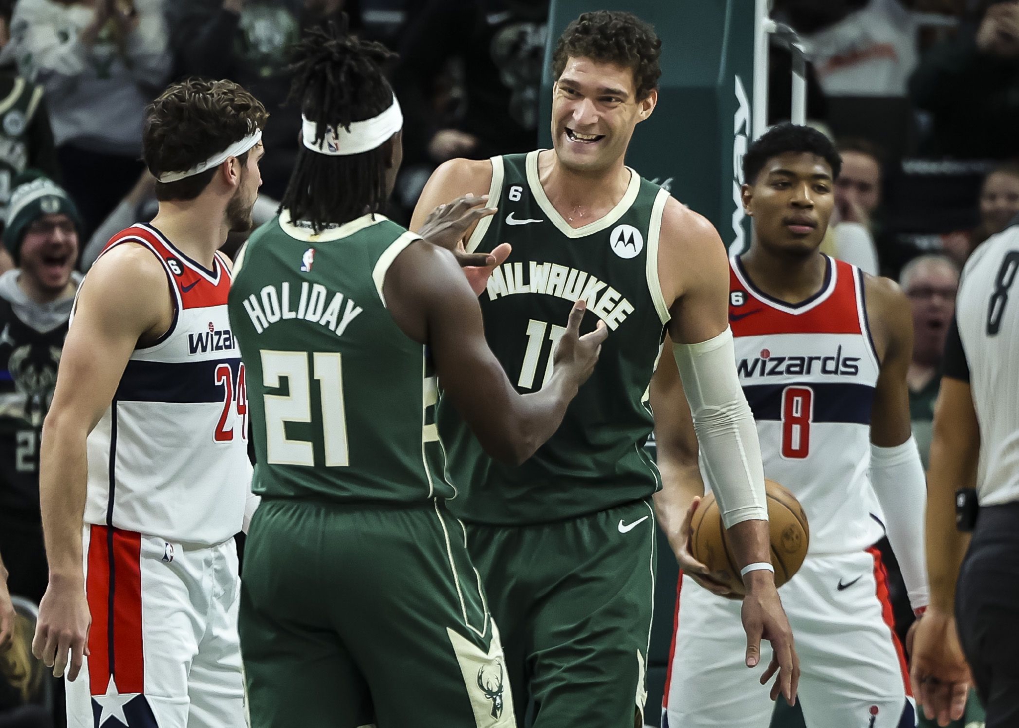 雄鹿B队力克奇才,米尔萨普三分雨点燃全场 雄鹿B队力克奇才,米尔萨普三分雨点燃全场