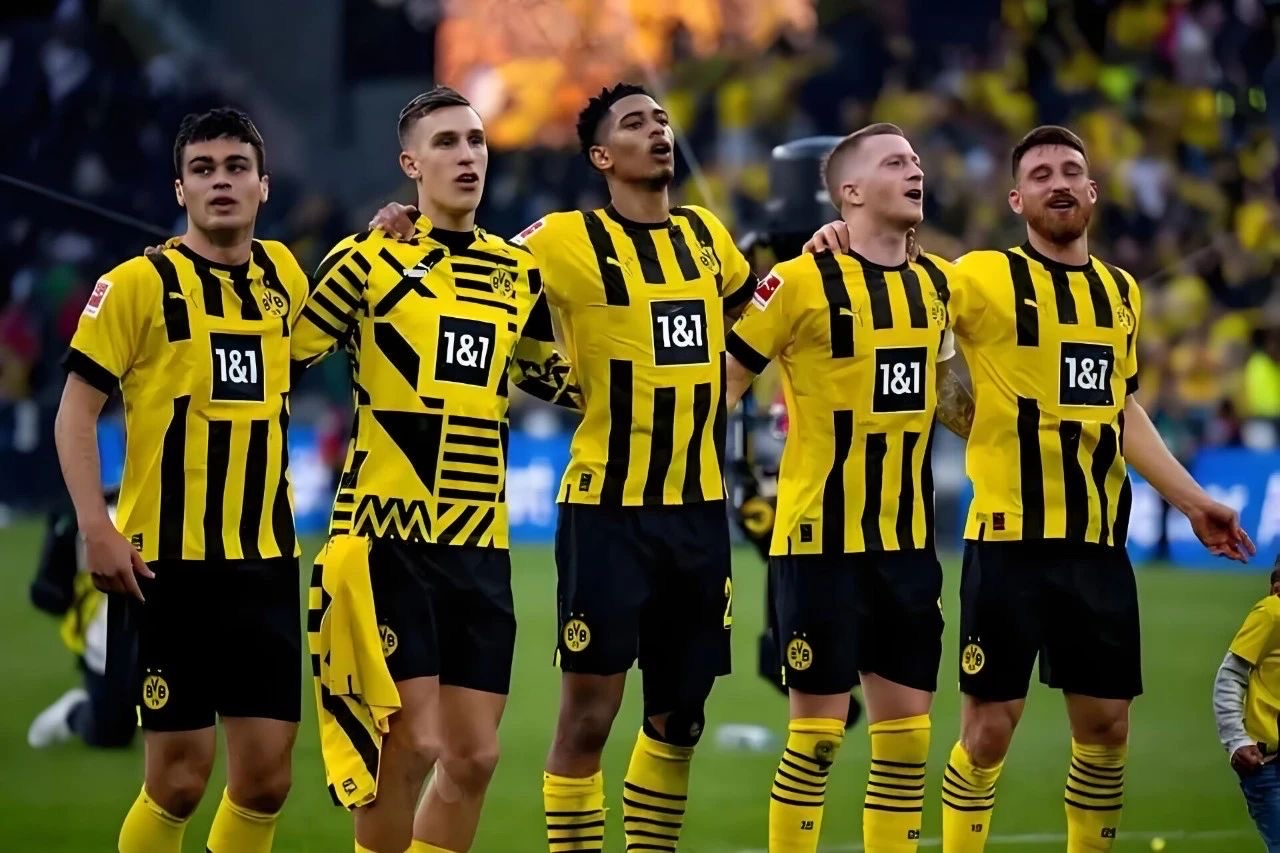 勒沃库森碾压多特蒙德,卡塞米罗高光表现 勒沃库森碾压多特蒙德,卡塞米罗高光表现