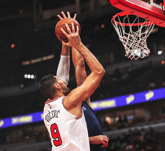 灰熊血洗雷霆,拉文完成帽子戏法 灰熊血洗雷霆,拉文完成帽子戏法