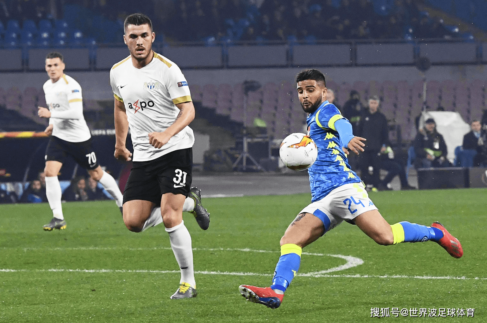 那不勒斯完胜中国,德利赫特高光表现 那不勒斯完胜中国,德利赫特高光表现