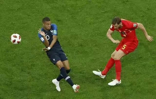 比利时球员激情四射劲赢掌声的简单介绍 比利时球员激情四射劲赢掌声的简单介绍