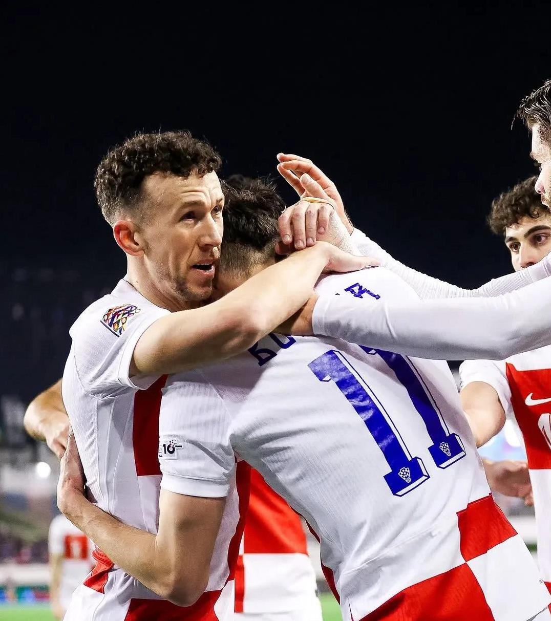 法国逆袭击败乌克兰,成功晋级欧洲杯的简单介绍 法国逆袭击败乌克兰,成功晋级欧洲杯的简单介绍