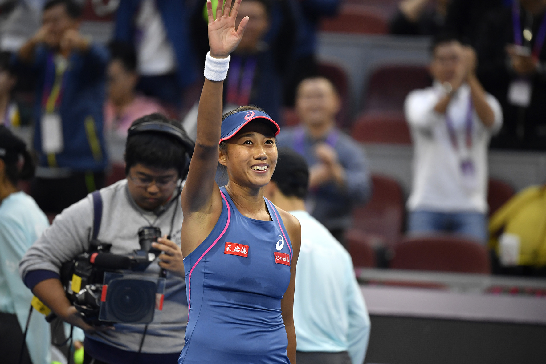 包含广岛三箭队击败对手,成功晋级的词条 包含广岛三箭队击败对手,成功晋级的词条