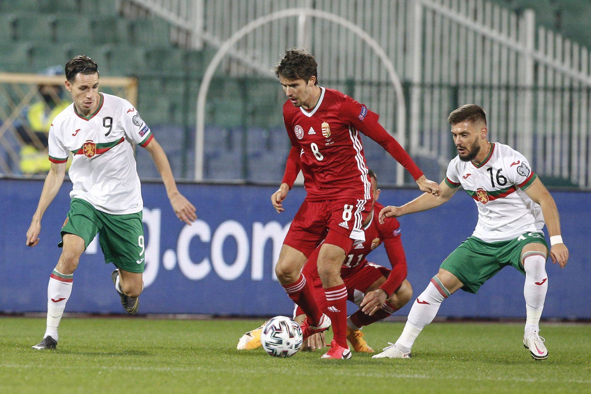 欧预赛一触即发,球员们斗志昂扬的简单介绍 欧预赛一触即发,球员们斗志昂扬的简单介绍