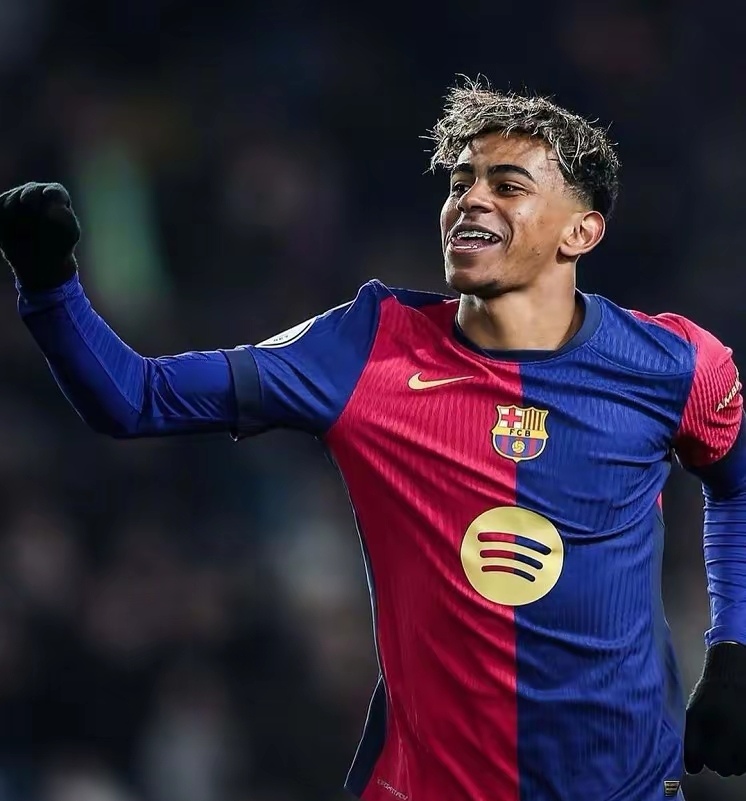 瓦伦西亚主场迫于压力,难求破门得分机会! 瓦伦西亚主场迫于压力,难求破门得分机会!