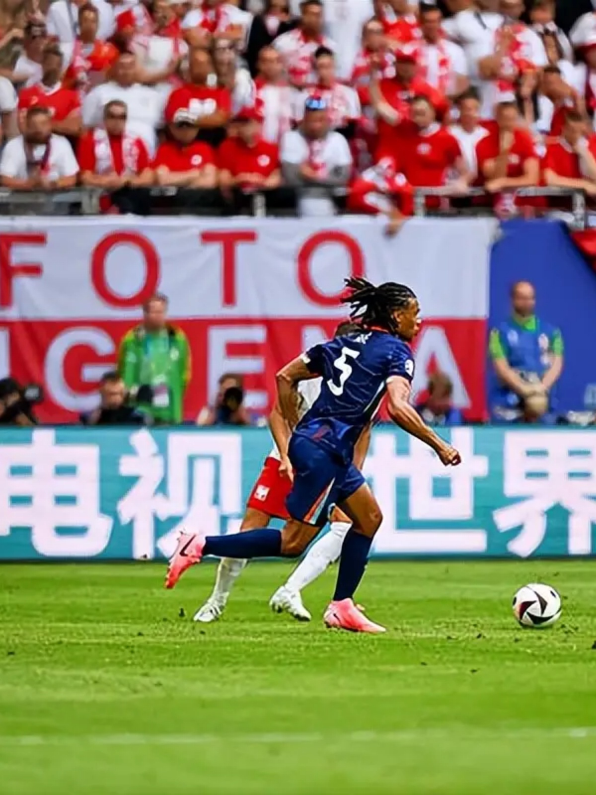 波兰球员表现优异,带队晋级下一轮的简单介绍 波兰球员表现优异,带队晋级下一轮的简单介绍