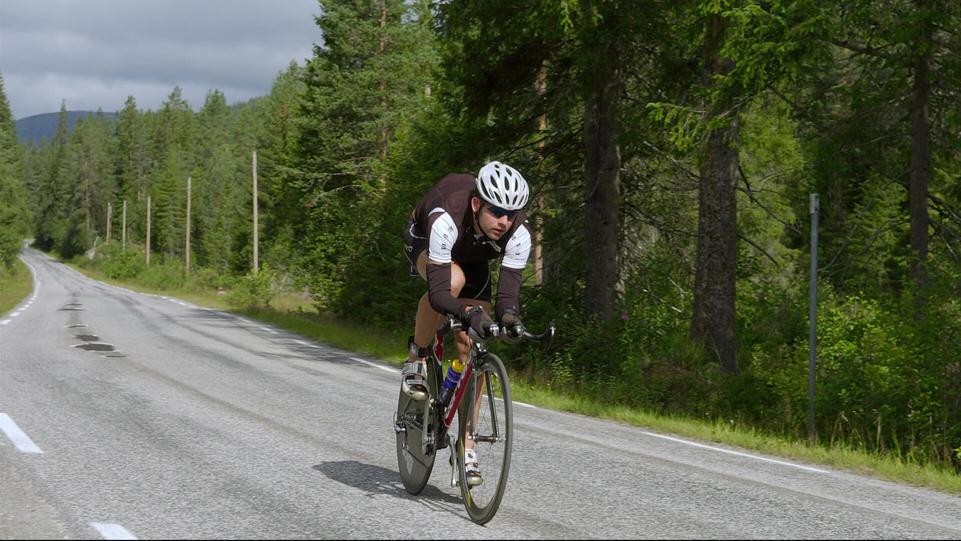 当篮球场遇见足球奇迹，西决生死战与皇马逆转几内亚的竞技哲学启示